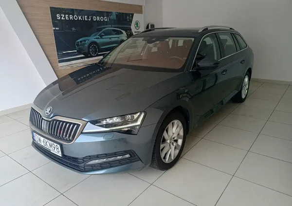 samochody osobowe Skoda Superb cena 114850 przebieg: 93507, rok produkcji 2020 z Witkowo